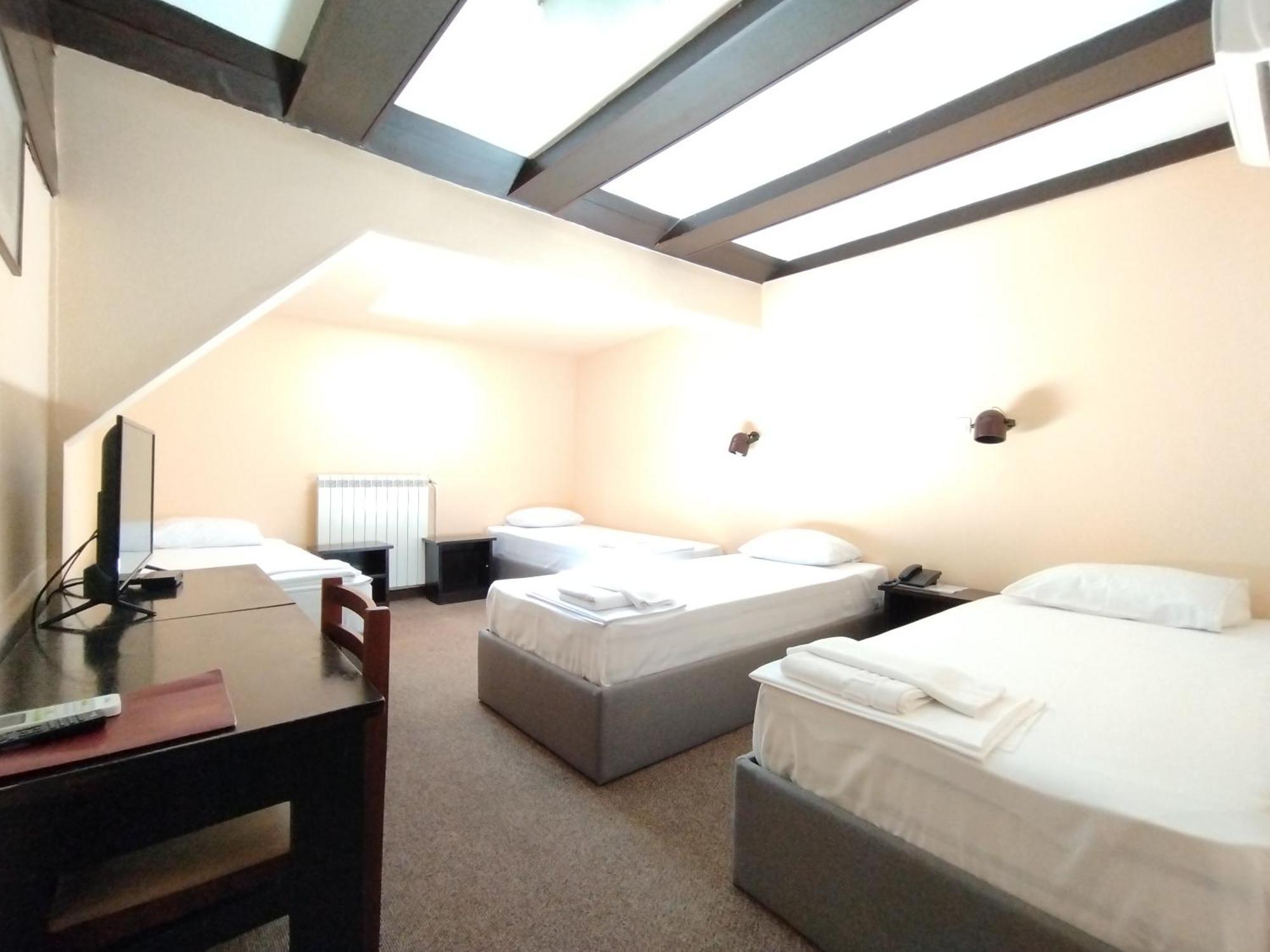 נובי סאד Hotel Vojvodina מראה חיצוני תמונה