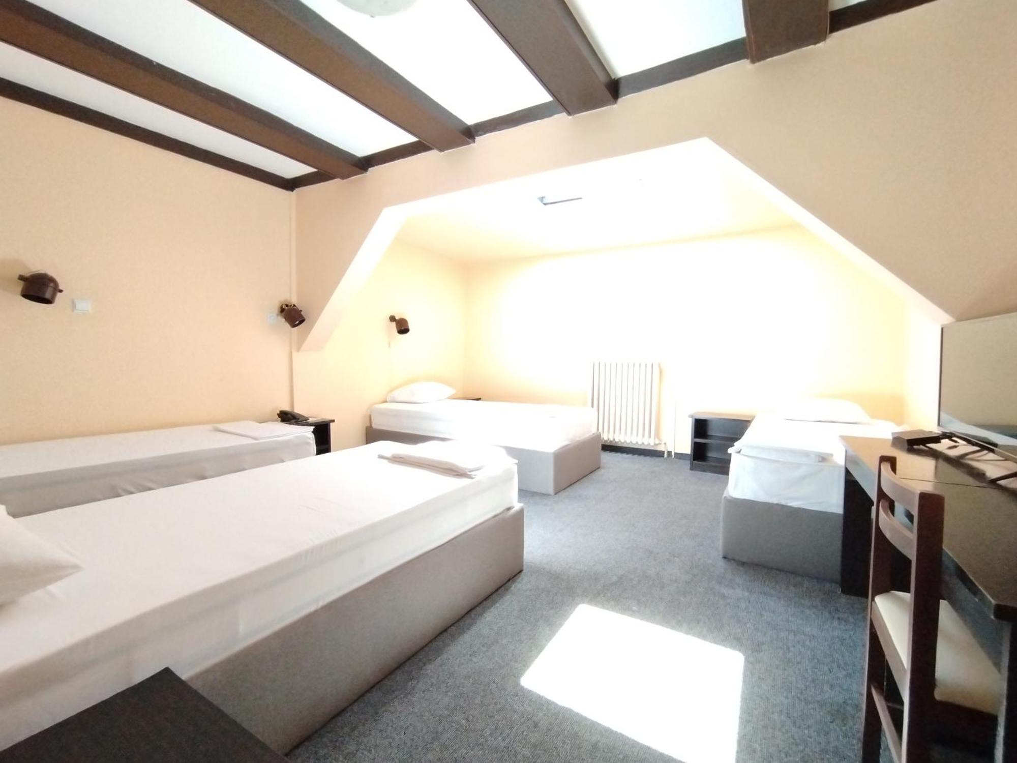 נובי סאד Hotel Vojvodina מראה חיצוני תמונה