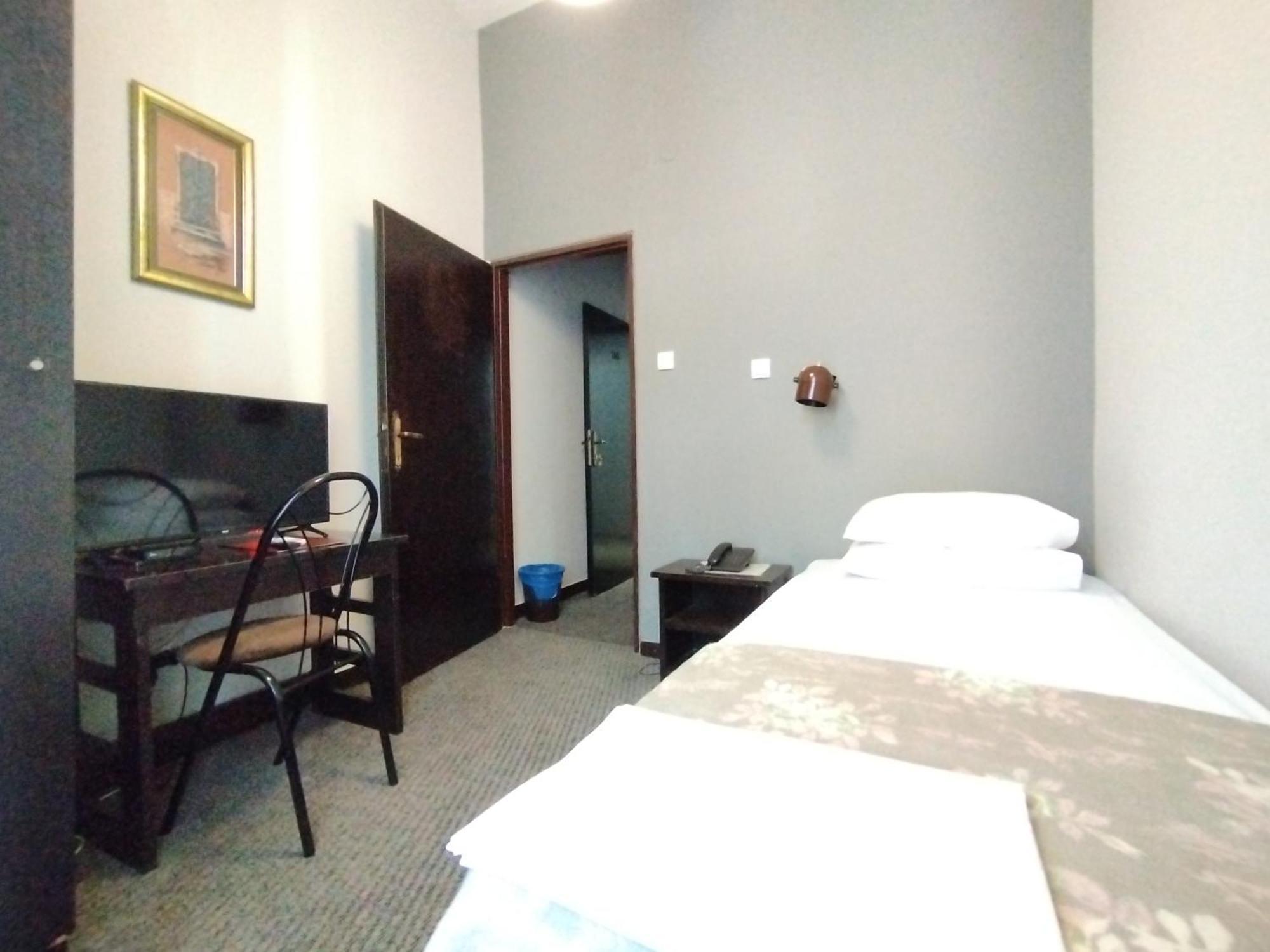 נובי סאד Hotel Vojvodina מראה חיצוני תמונה