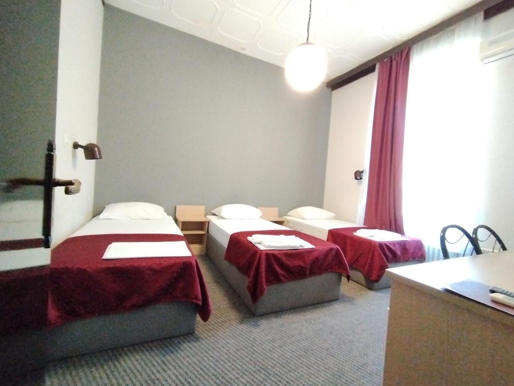 נובי סאד Hotel Vojvodina מראה חיצוני תמונה