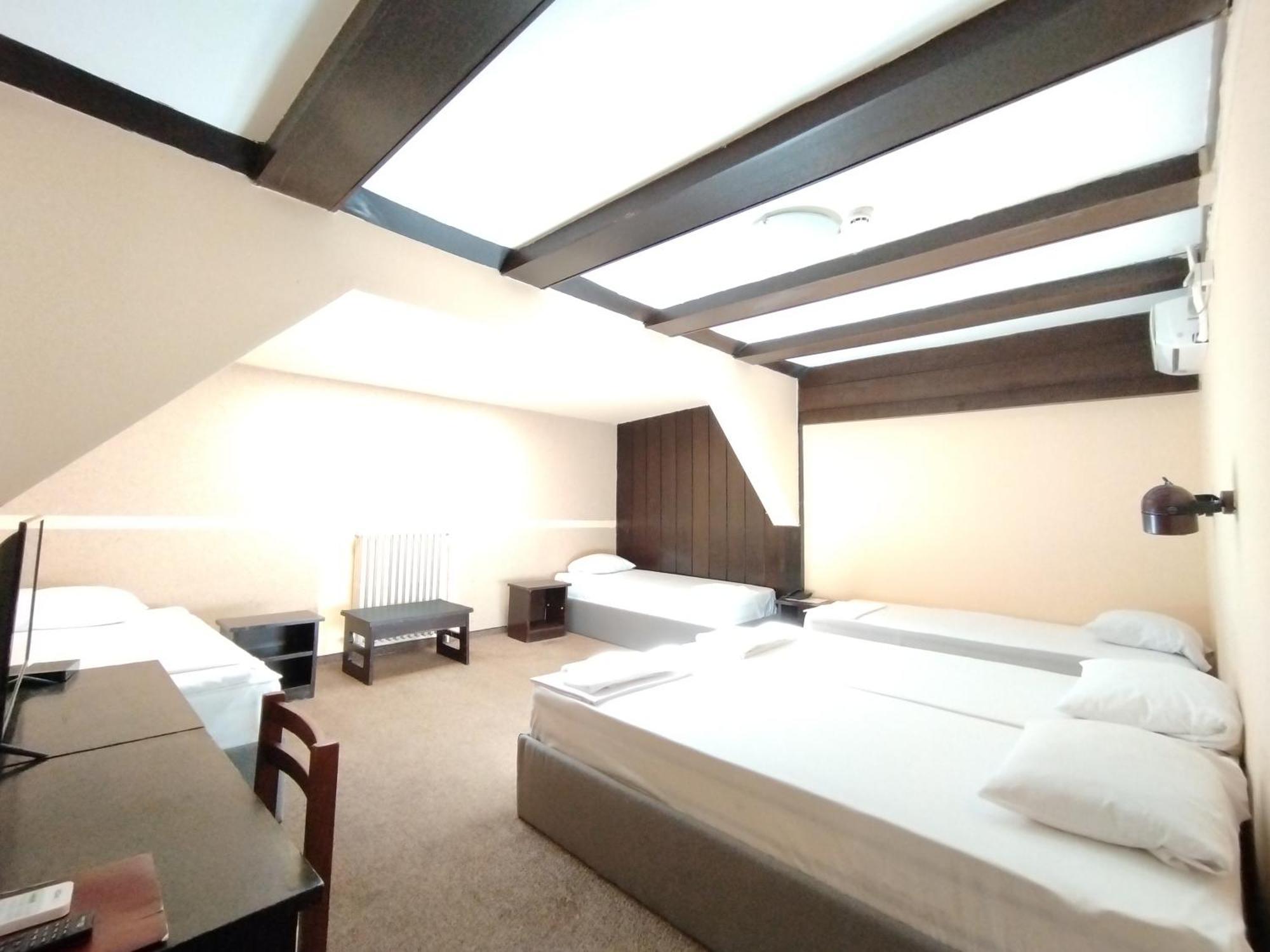 נובי סאד Hotel Vojvodina מראה חיצוני תמונה